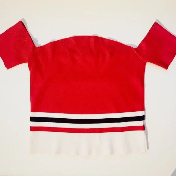 ⭐️ 2/$35  NWOT H&M off shoulder knit bandeau crop top (red w/ b+w colour block) - Picture 2 of 2